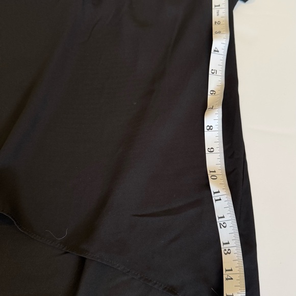Everleigh top blouse black.  Shear material - Picture 5 of 7